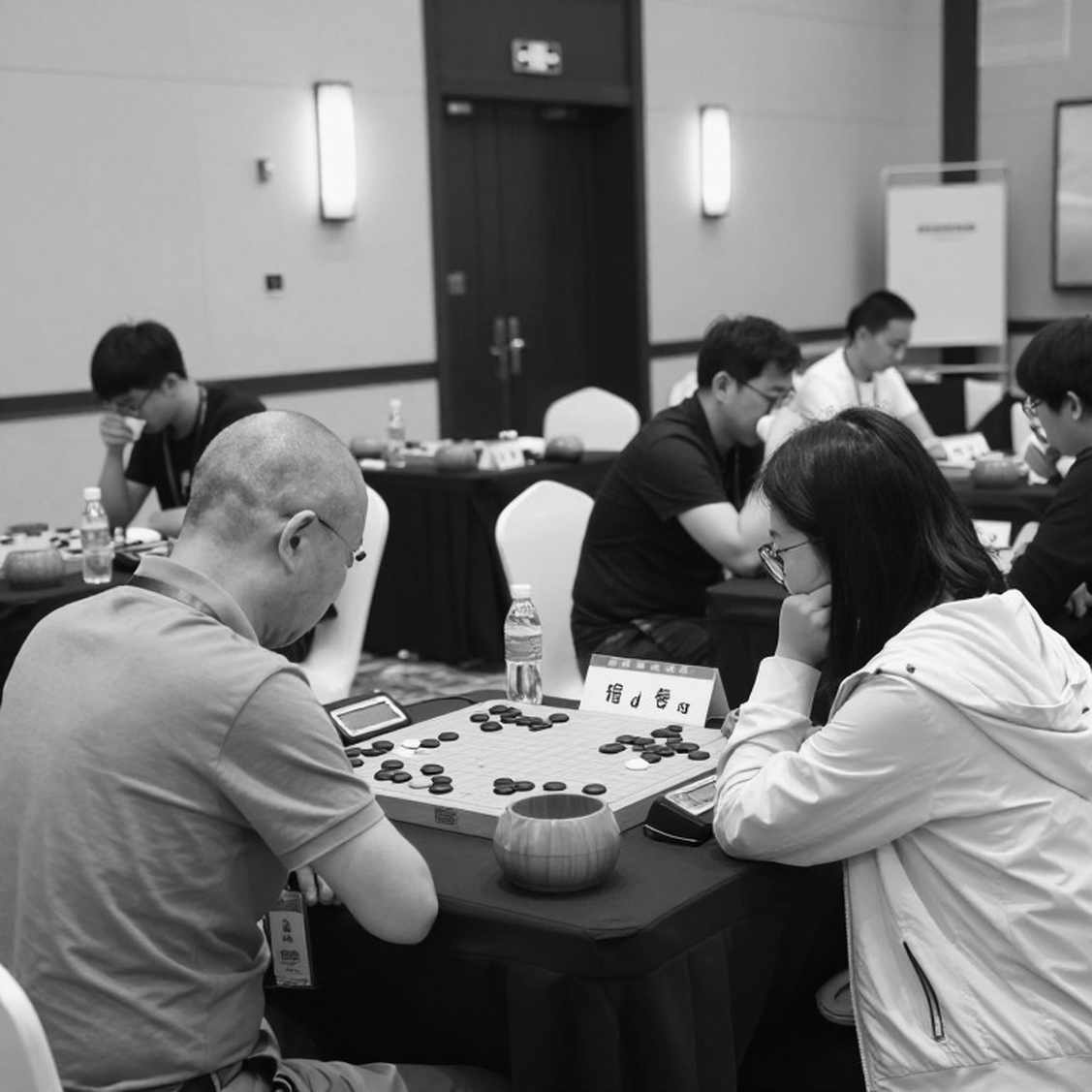 Carlsen Trở Lại Sau Mùa Bỏ Trốn: Khi 9 Ngày Cờ Nhanh Đo Lường Được Sự Kiệt Quẫn Carlsen Trở Lại Sau Mùa Bỏ Trốn: Khi 9 Ngày Cờ Nhanh Đo Lường Được Sự Kiệt Quẫn