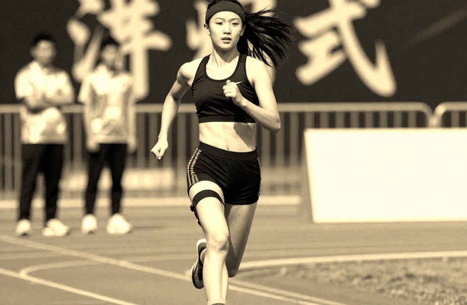Sydney Sweeney and Amy Hunt: When the 200m Track Becomes a Mirror of a Sport Finding Its Voice