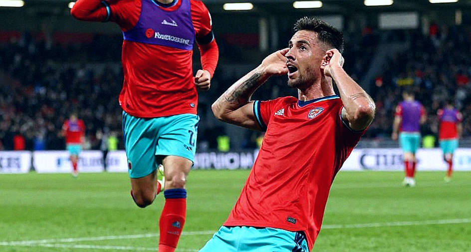 Cử chỉ phân biệt chủng tộc ở Camp Nou: Feyenoord thua 1-5, nhưng hóa đơn thật nằm ở chỗ khác Cử chỉ phân biệt chủng tộc ở Camp Nou: Feyenoord thua 1-5, nhưng hóa đơn thật nằm ở chỗ khác