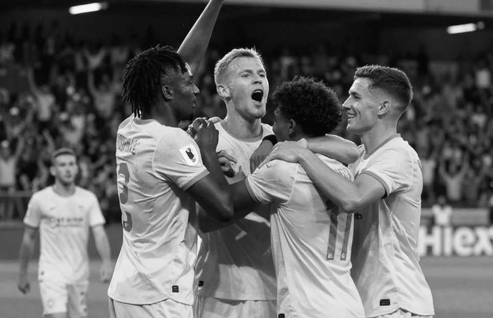 Bí mật ít người biết: Vì sao nhà Moratti mua Cagliari chỉ để chặn Juventus cướp Riva? Bí mật ít người biết: Vì sao nhà Moratti mua Cagliari chỉ để chặn Juventus cướp Riva?