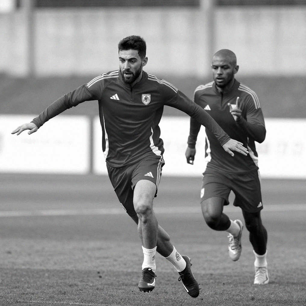 Lazio và cuộc tẩy chay thầm lặng: Khi khán đài trống nói nhiều hơn tiếng hò reo